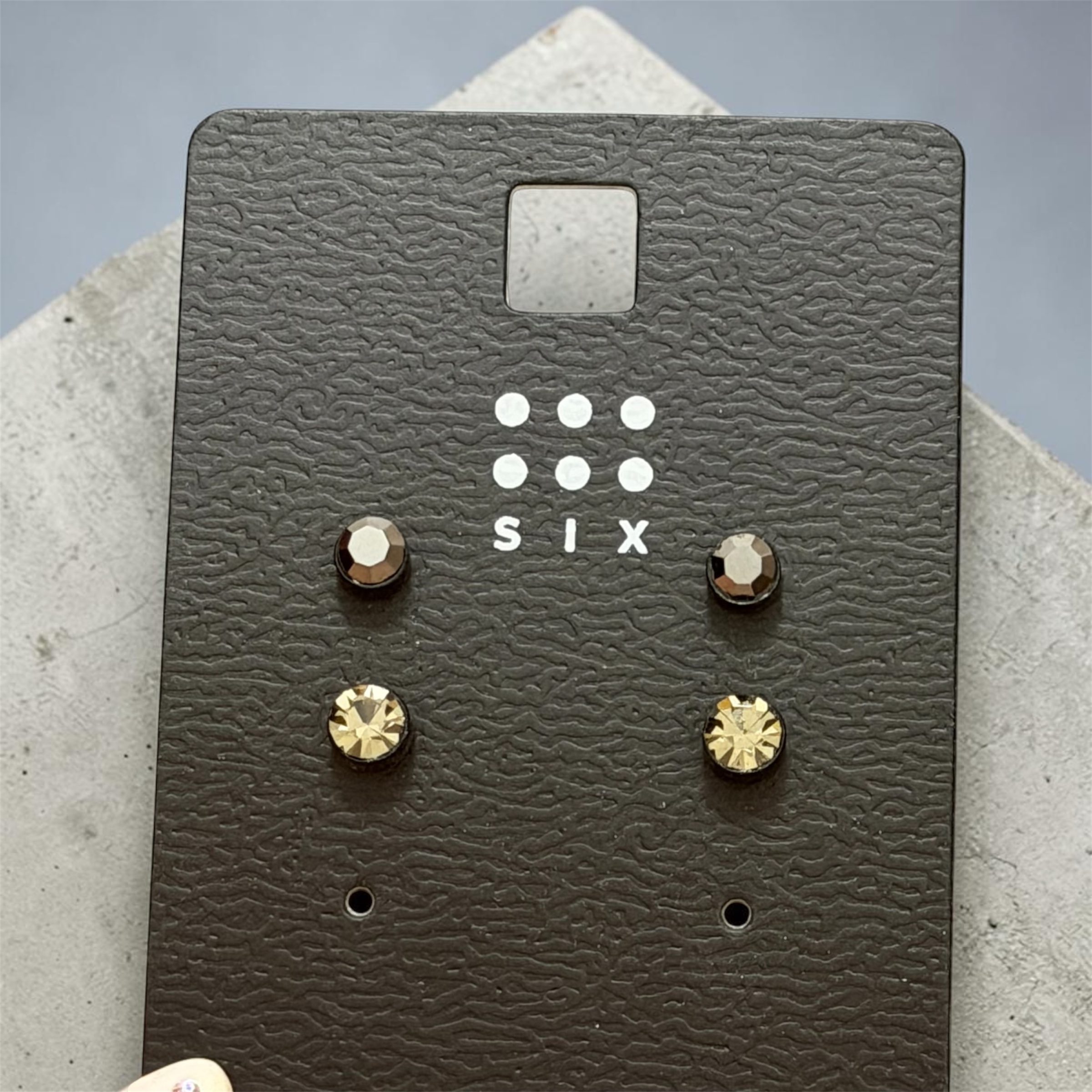 پک گوشواره میخی